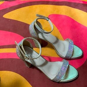 🩷💎Rhinestone FOREVER brand barely worn heels💎🩷